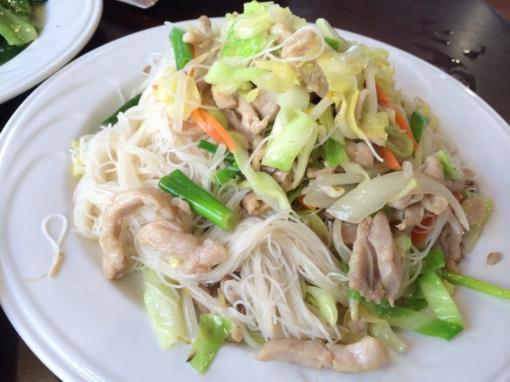 Chicken fried vermicelli with vegetables at Cafe 101, a Chines Taiwanese Restaurant in Diamond Bar