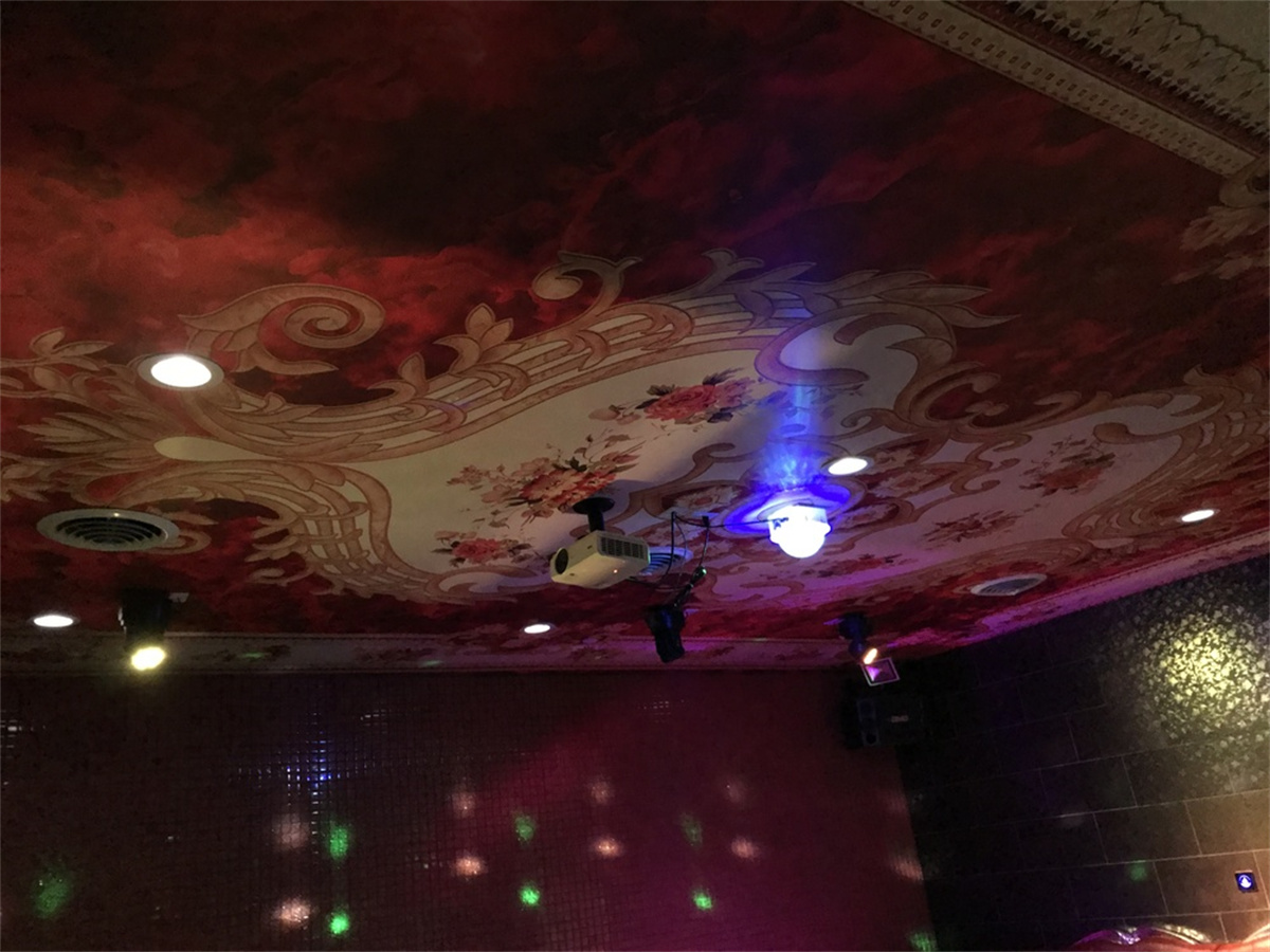 Home 168 Crab & Karaoke