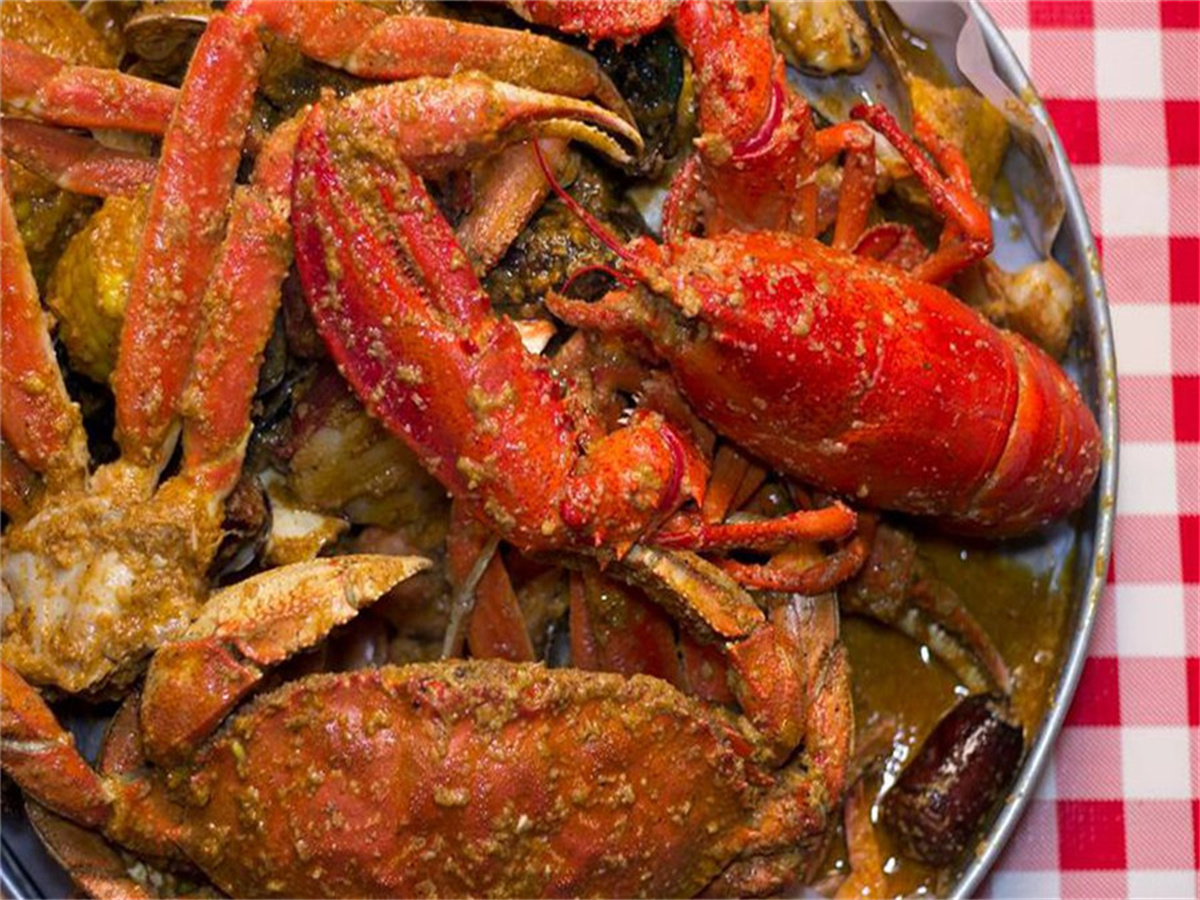 Home 168 Crab & Karaoke