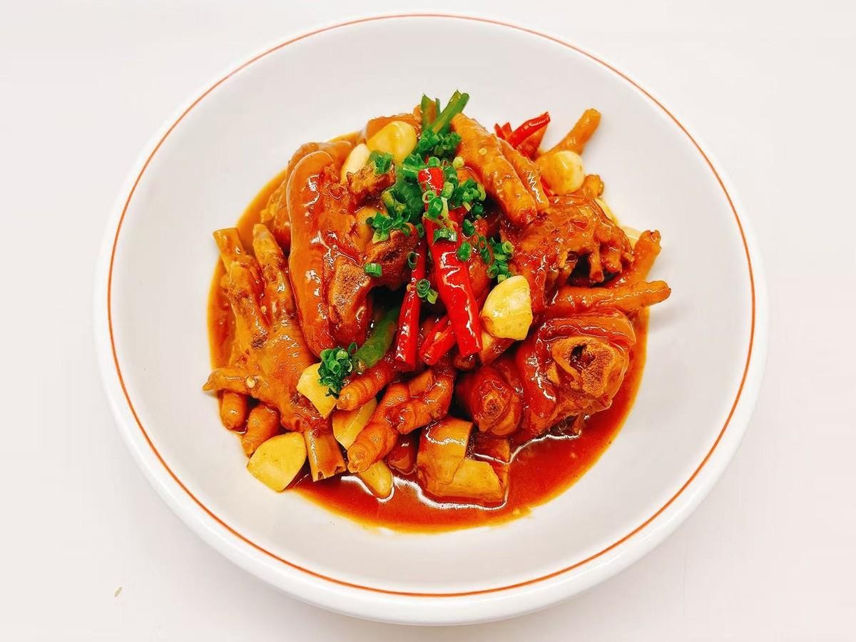 Braised pig's feet and chicken feet at 28° North Old Changsha, a Chinese Restaurant in Rowland Heights.