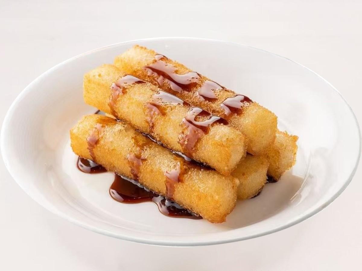 Crispy glutinous rice cake with brown sugar at 28° North Old Changsha, a Chinese Restaurant in Rowland Heights.
