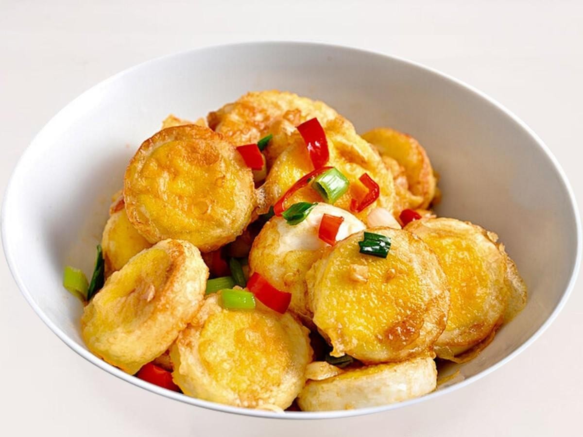 Crispy fried eggs with chili and scallion at 28° North Old Changsha, a Chinese Restaurant in Rowland Heights.