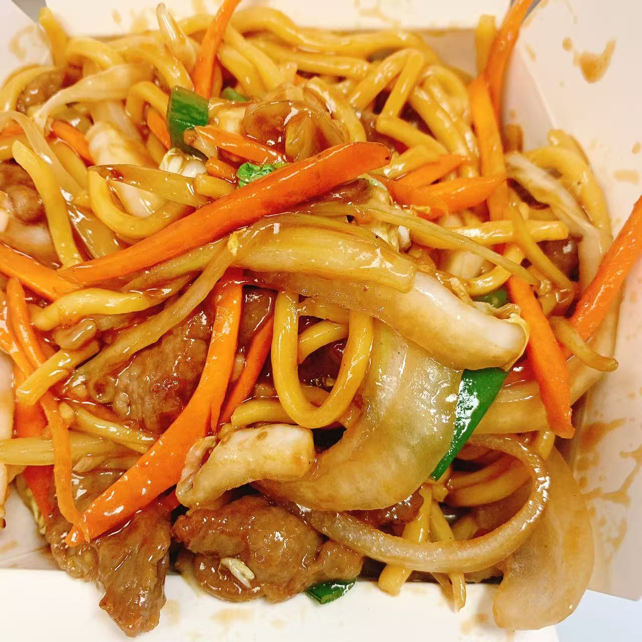 No.1-Chinese-Food-Chinese-Restaurant-Beef-Lo-Mein-Jackson Tender beef with noodles and veggies at No.1 Chinese Food, a Chinese Restaurant in Jackson.