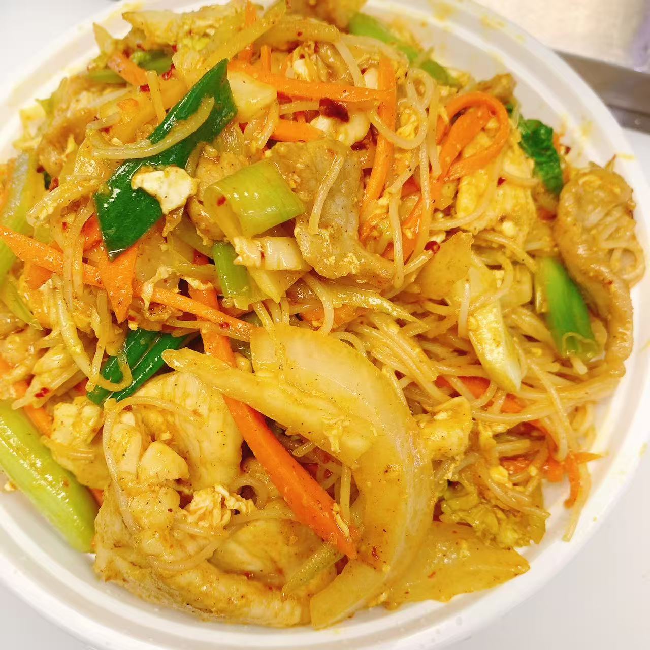 No.1-Chinese-Food-Chinese-Restaurant-Singapore-Chow-Mei-Fun-Jackson Spicy rice noodles with chicken and veggies at No.1 Chinese Food, a Chinese Restaurant in Jackson.