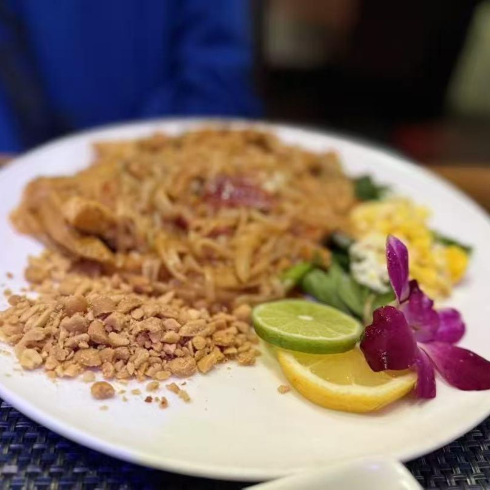85-Asian-Fusion-Asian-Restaurant-Pad-Thai-Choctaw Pad Thai with peanuts, lime, and lemon at 85 Asian Fusion, a Asian Restaurant in Choctaw.