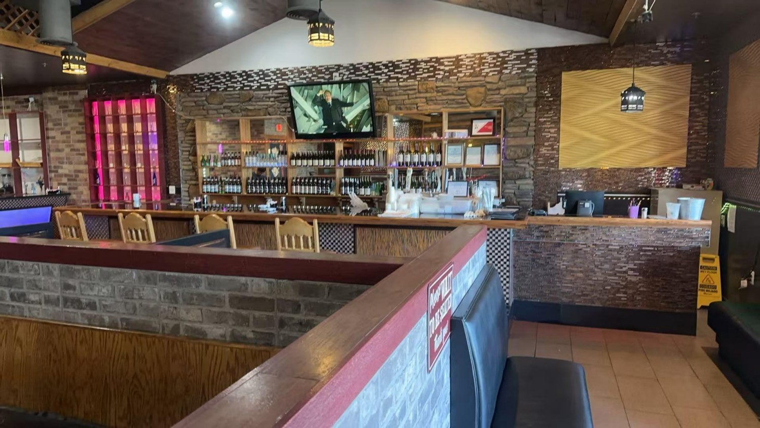 Bar counter of AI Asian Bistro, a Sushi Restaurant in Payson