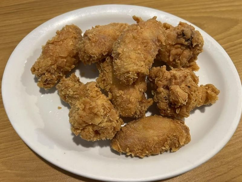 Saigon-Bistro-Vietnamese-Restaurant-Regular-Fried-Chicken-Wing (6)-Savannah Crispy regular fried chicken wings at Saigon Bistro,a Vietnamese Restaurant in Savannah.