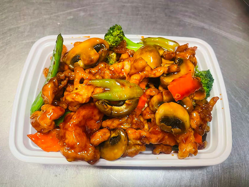 Tender chicken stir-fried with mushrooms and veggies at Asian Cuisine, a Chinese Restaurant in Kutztown