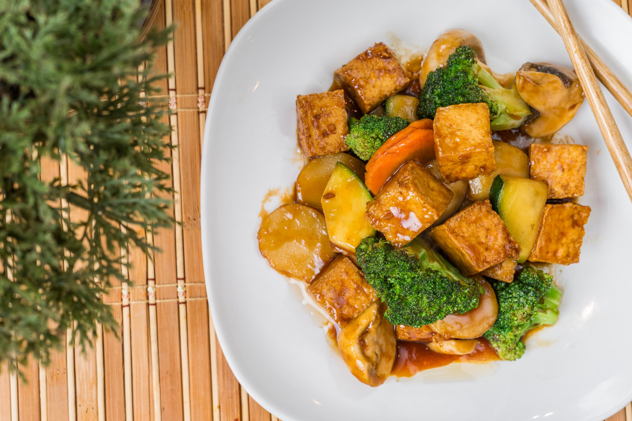 Braised tofu with mixed vegetables in brown sauce