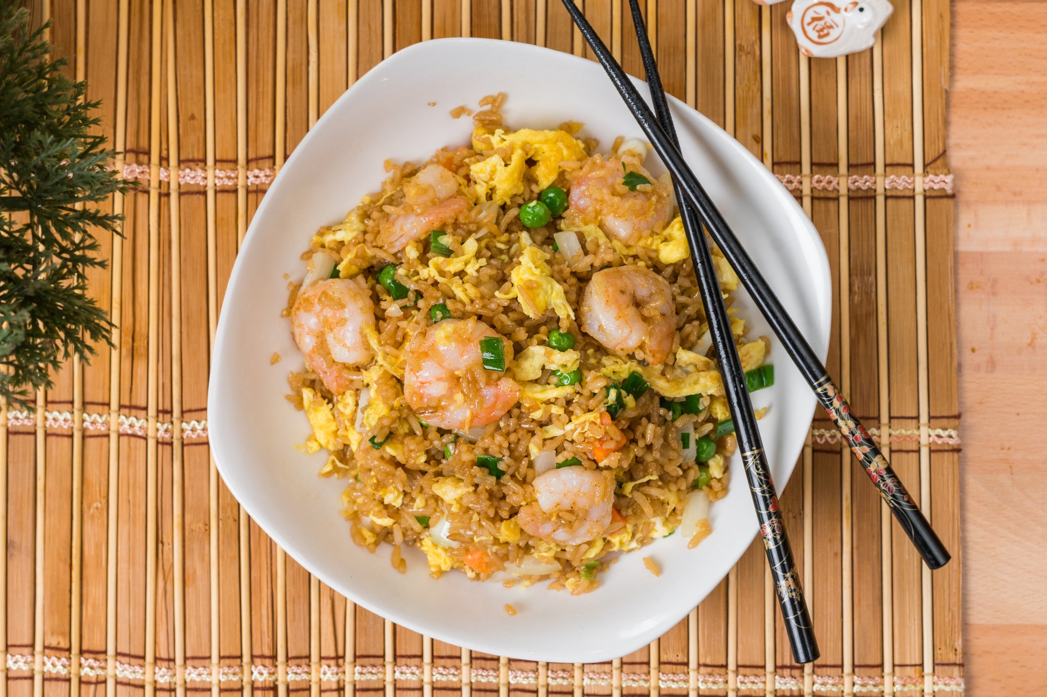 Shrimp fried rice with egg and green peas