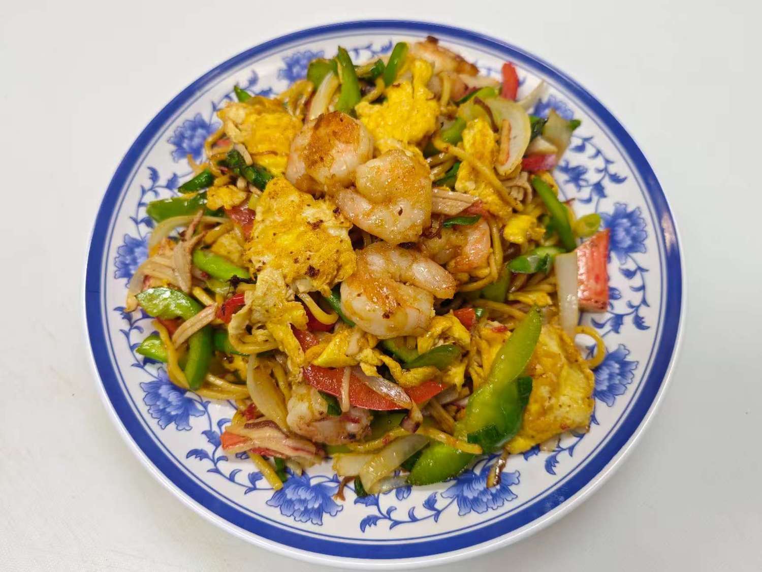 Blue & White-Fried-Rice & Noodles-Asian-Restaurant-XO-Sauce Seafood Fried Noodles-Las-Vegas Fried noodles with XO sauce and seafood, colorful and delicious at Blue & White Fried Rice & Noodles,a Chinese Restaurant in Las Vegas