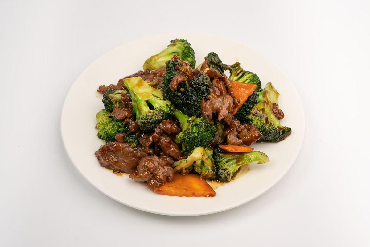 Broccoli and Beef at China House，a Chinese Restaurant in Scotch Plains