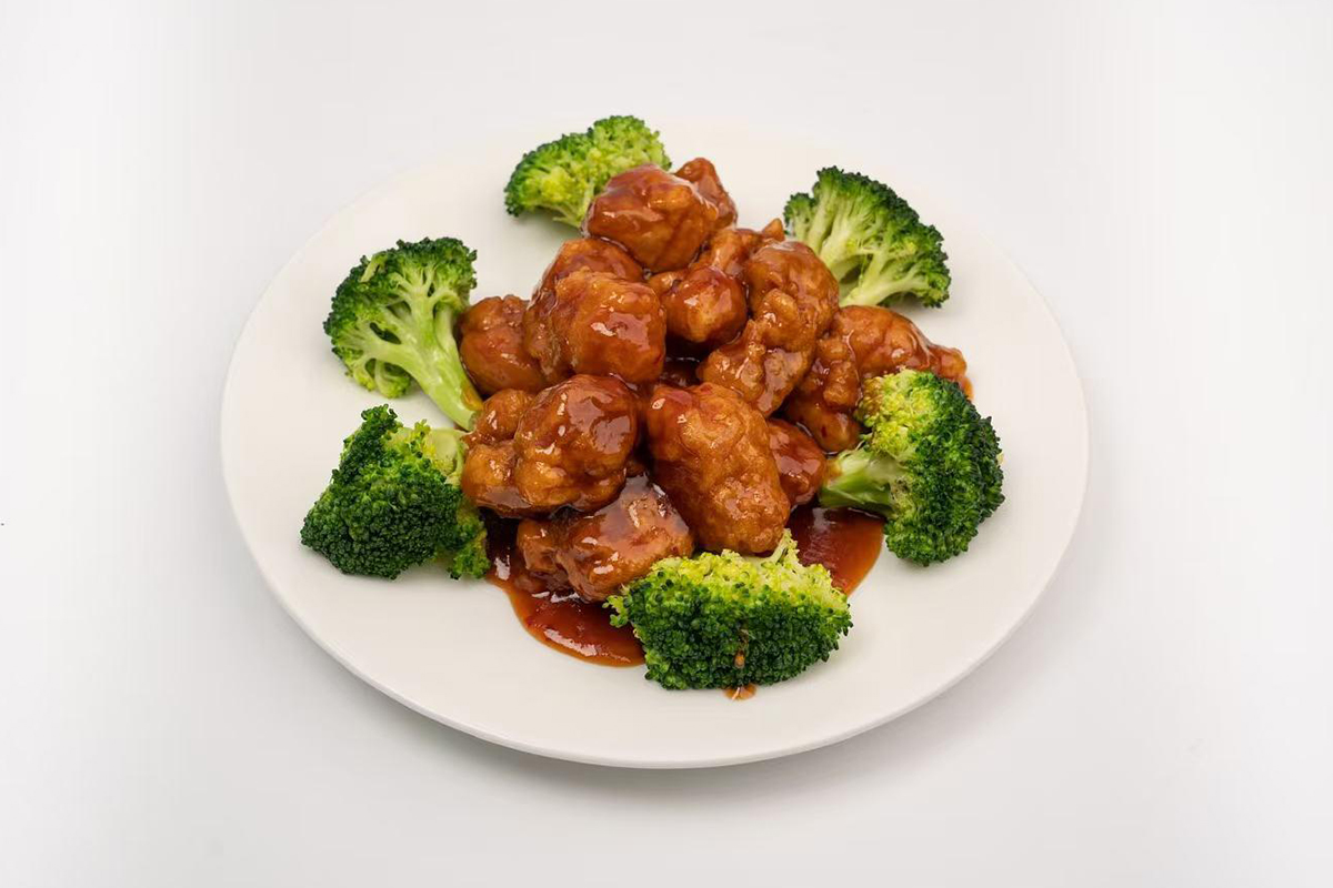 General Tso's Chicken at China House，a Chinese Restaurant in Scotch Plains