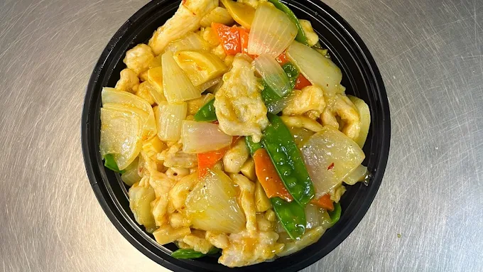 Chicken with curry sauce from China Sky, a Chinese restaurant in Loxahatchee
