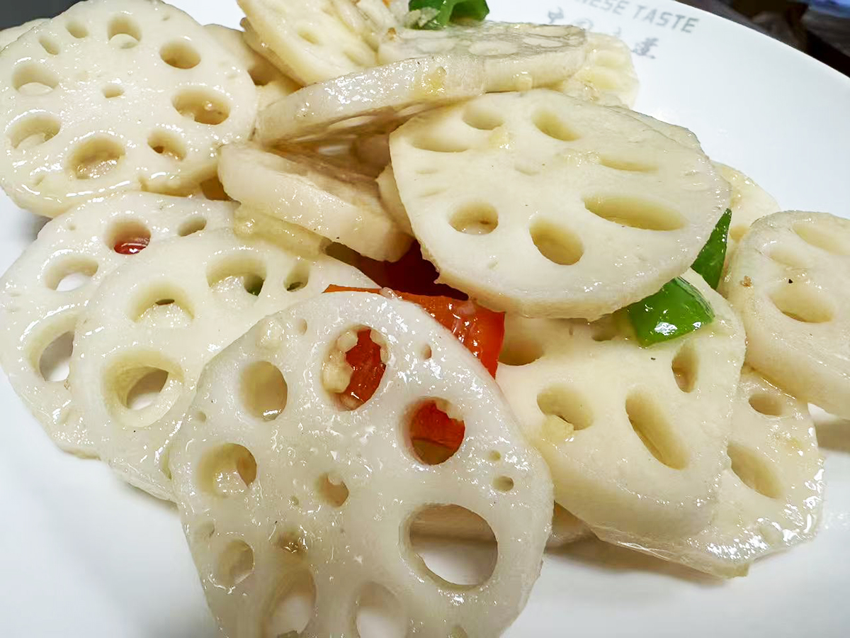 Chinese-Taste-Chinese-Restaurant-Vinegar-Fried-Lotus-Root-Slices-Salt-Lake-City Plate of vinegar - fried lotus root slices at Chinese Taste,a Chinese Restaurant in Salt Lake City