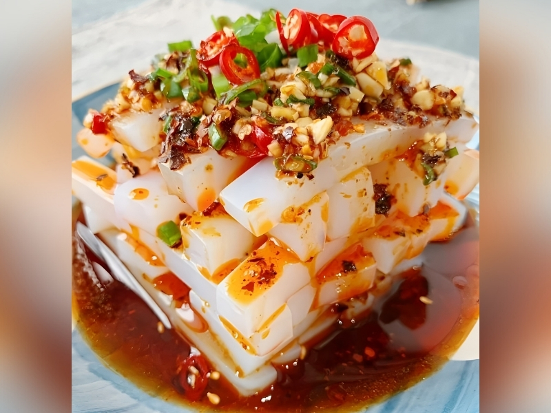 Sour-spicy jelly noodles with chili and garlic at Noodle Time, a Chinese Restaurant in Flushing