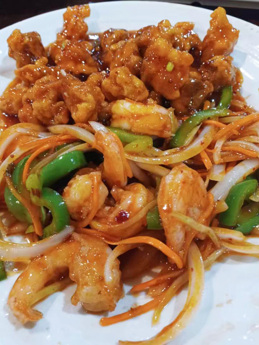 Dragon Phoenix at Chow Express，a Chinese Restaurant in Indianapolis