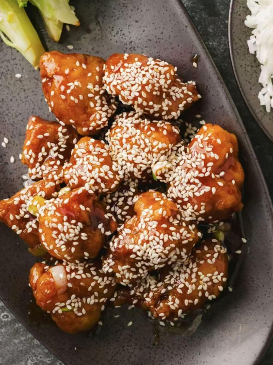 Sesame Chicken at Chow Express，a Chinese Restaurant in Indianapolis