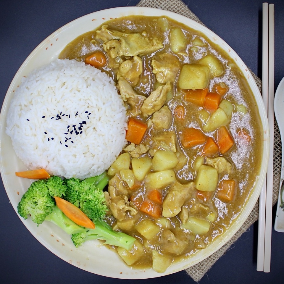 Coco’s-Cafe-Chinese-Taiwanese-Restaurant-Chicken-Curry-with-Rice-Sugar-Land Chicken curry with rice, broccoli and carrots at Coco's Cafe, a Chinese Taiwanese Restaurant in Sugar Land