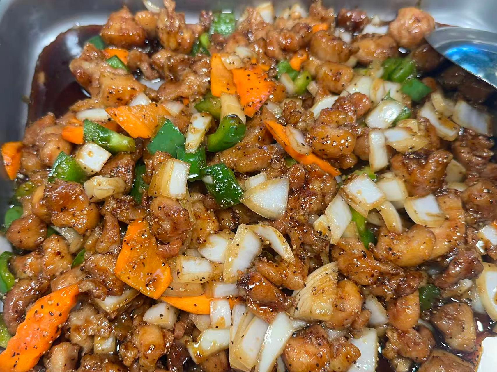 Chicken stir - fried with onions, carrots and green peppers at Dragon Garden, a Chinese Restaurant in Palmdale