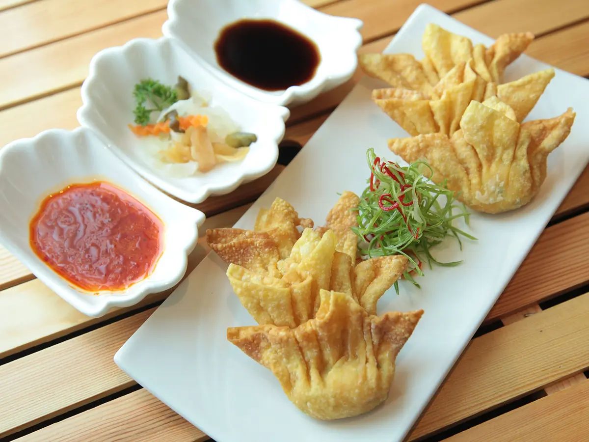 fried wontons at Dragon 88, a Chinese Restaurant in New York