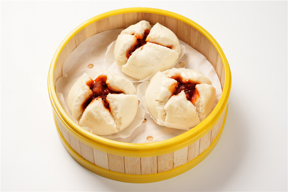 BBQ pork buns in bamboo steamer at Dumpling Delight, a Chinese Restaurant in Millbrae