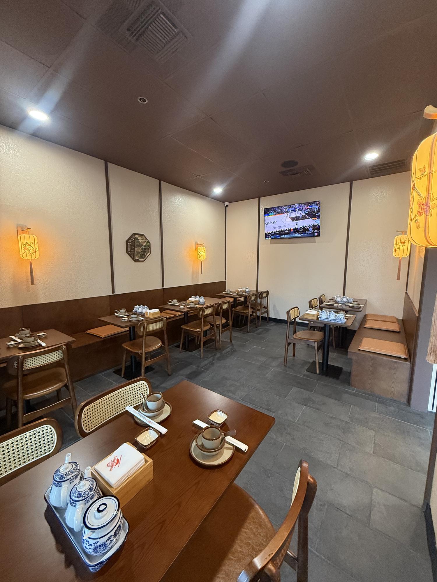 Front entrance of Dumpling U, a Chinese Restaurant in Fresno