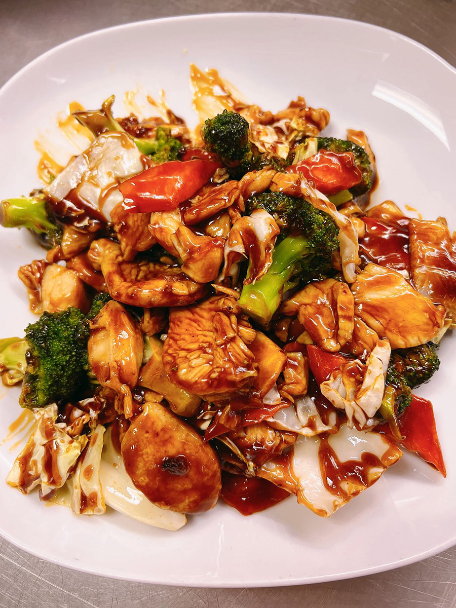 Eggroll-Inn-American-Chinese-Restaurant-Small-stir-fry-Balch-Springs Stir - fried dish with veggies and meat at Eggroll Inn,a American Chinese Restaurant in Balch Springs