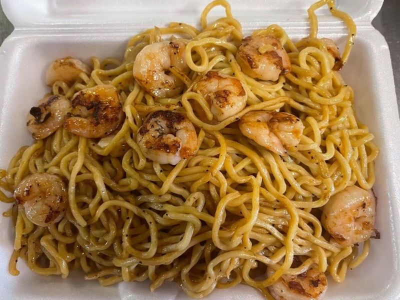 EZ-YUMMY-FOOD-Asian-Restaurant-beef-lo-mein-Ahoskie Noodles stir - fried with beef and seasonings, presented in a foam box at EZ YUMMY FOOD, a Asian Restaurant in Ahoskie