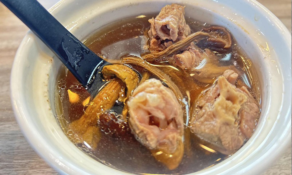 Fennel-Bistro-Clay-Pot-Rice-Chinese-restaurant-Mushroom-Pork-Meatball-Soup-City-of-Industry Mushroom Pork Meatball Soup - Soup with pork meatballs and mushrooms at Fennel Bistro Clay Pot Rice 茴香煲仔饭,a Chinese restaurant in City of Industry