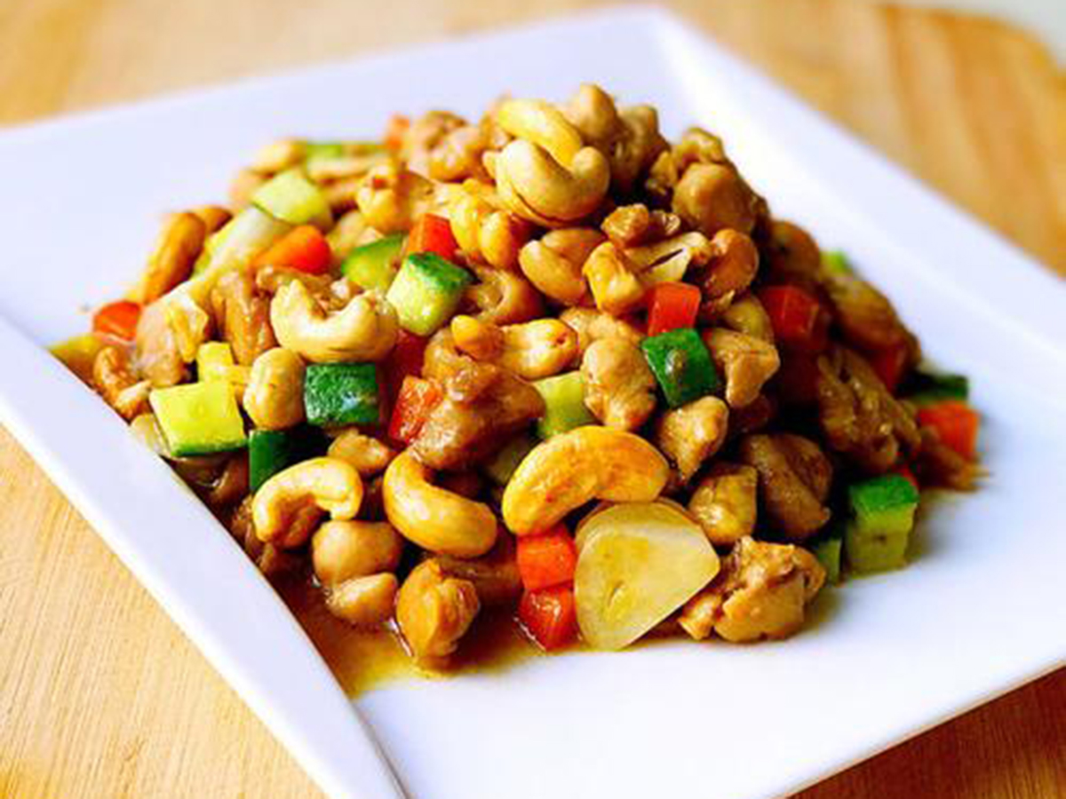 Fuji-Asian-Bistro-Asian-Fusion-Restaurant-Kung-Pao-Chicken-Wayne Spicy kung pao chicken with cashews and veggies at Fuji Asian Bistro, a Asian Fusion Restaurant in Wayne