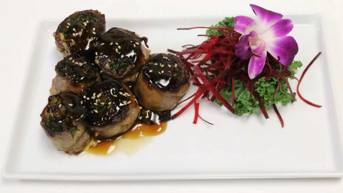 Beef Nigimaki at Fujiyama，a Japanese Restaurant in Brookfield