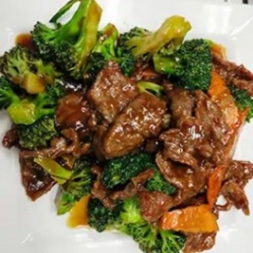 Stir-fried beef slices with fresh broccoli florets at Fusion Express chinatown, Chinese Restaurant in East Hampton