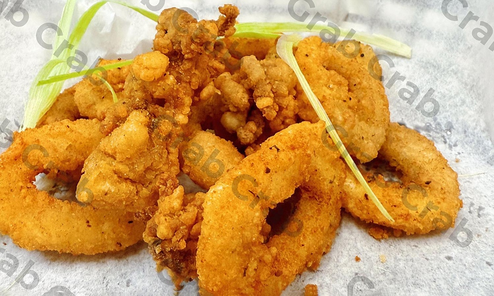Calamari at Grab Crab, a Seafood Restaurant in Pontiac