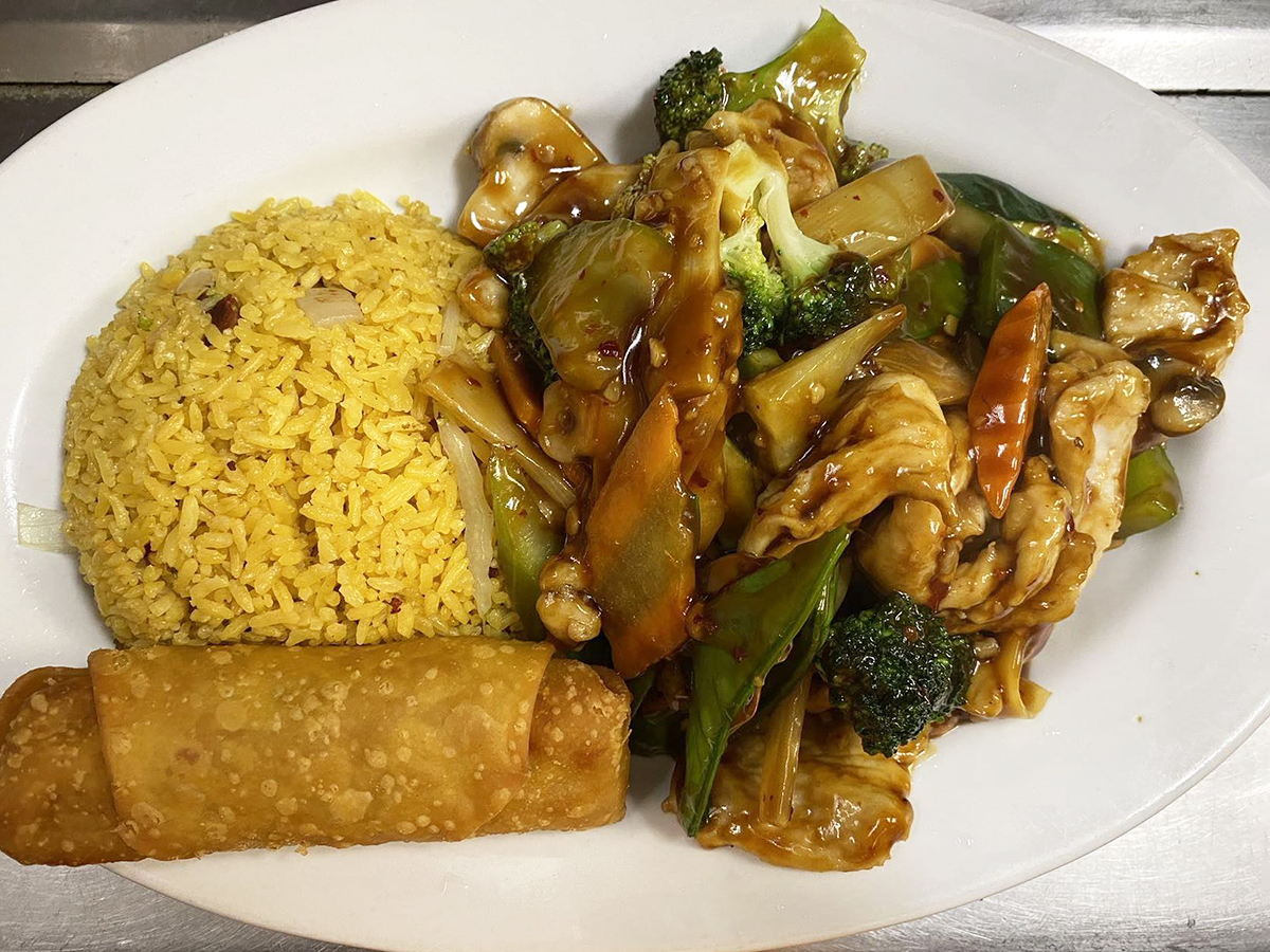 Chicken w.Garlic Sauce at Great Dragon，a Chinese Restaurant in Ashland