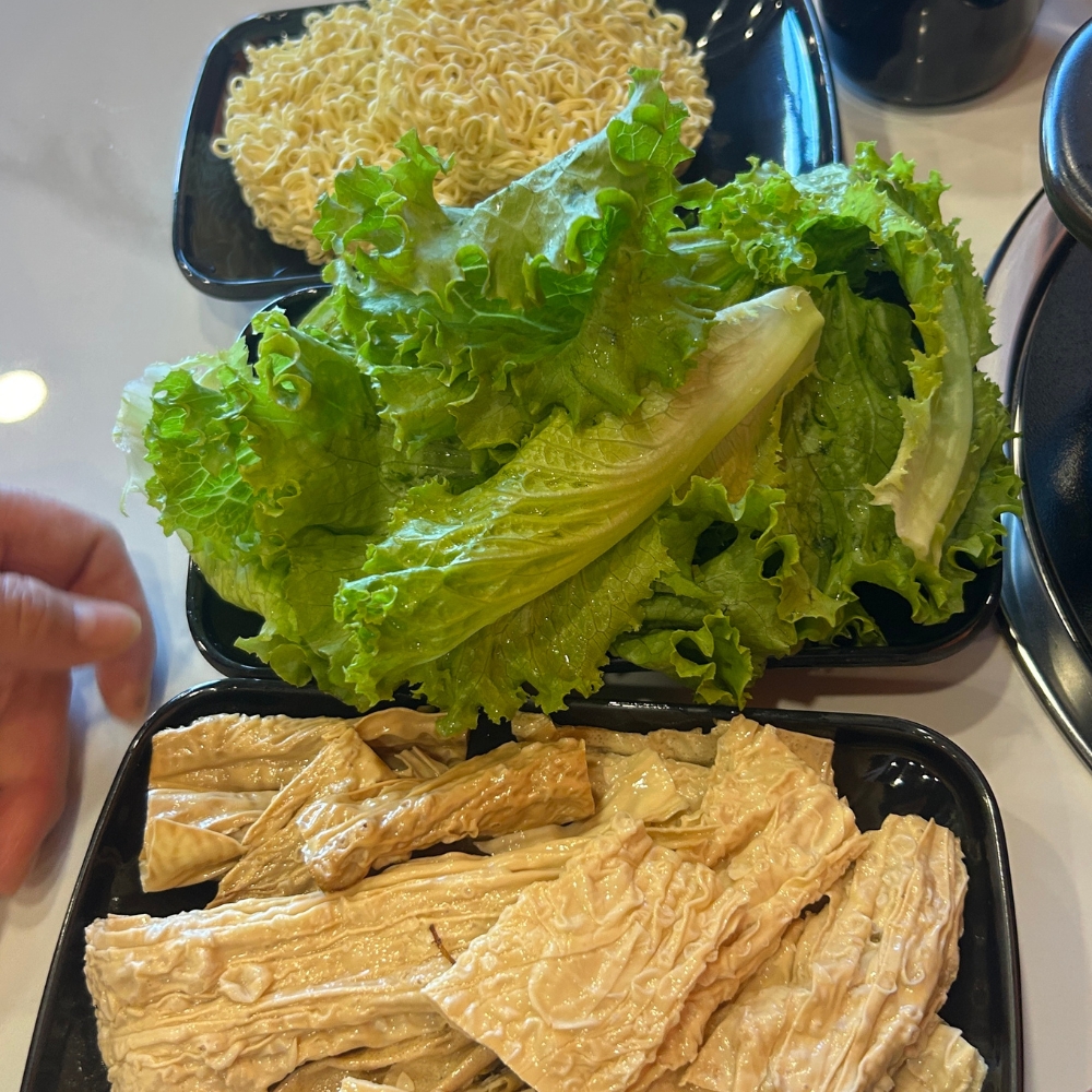 Fresh vegetables and tofu skin at GWONGFU BEEF MIX INC, a Chinese Restaurant in Brooklyn
