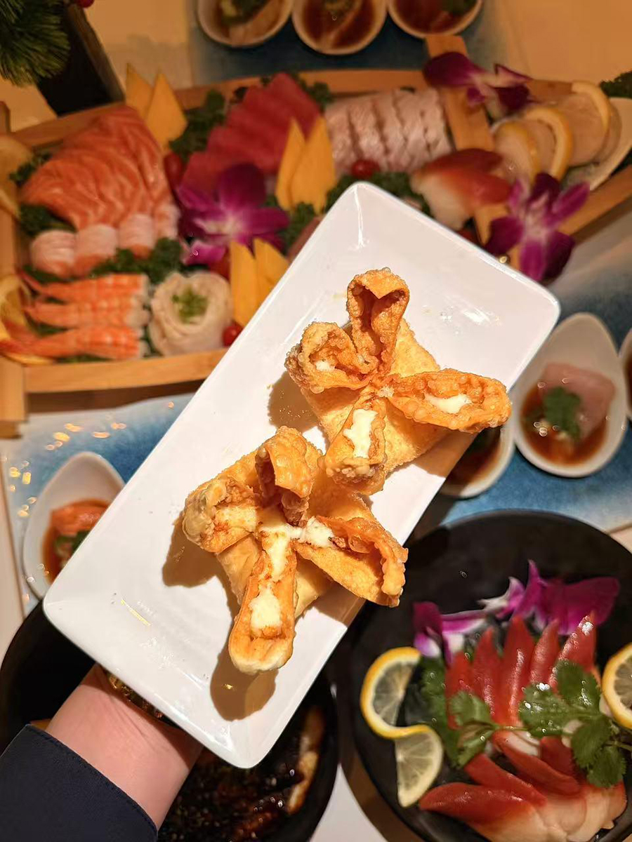 Crab Rangoon at Hanami Sushi，a Asian Restaurant in Austin