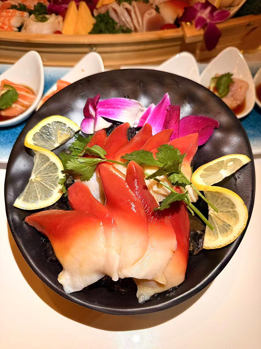 Surf Clam Sashimi at Hanami Sushi，a Asian Restaurant in Austin