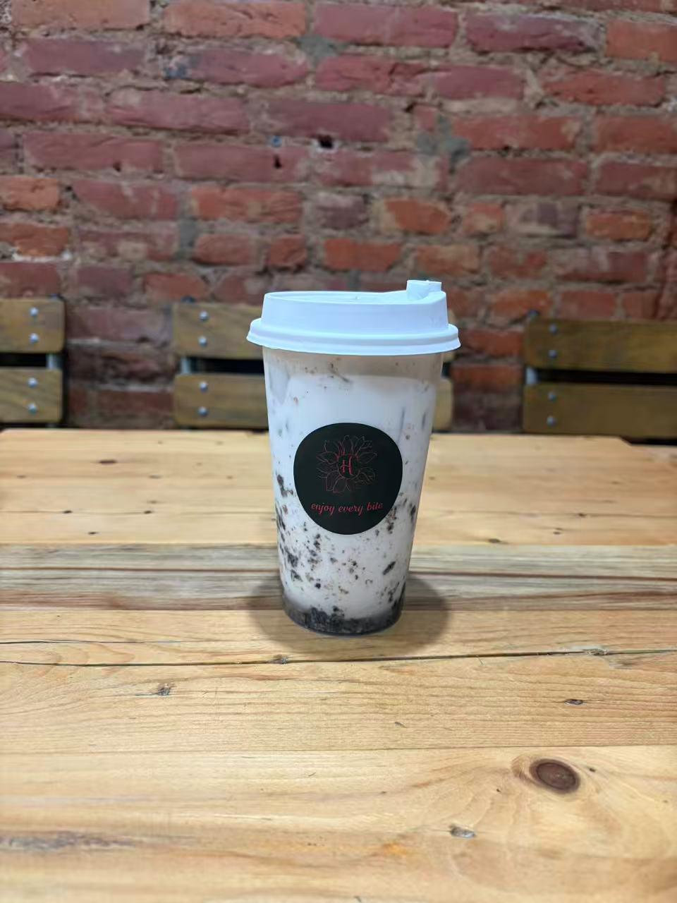 Oreo Milk Tea at Hannie Bite, Asian Restaurant in Philadelphia