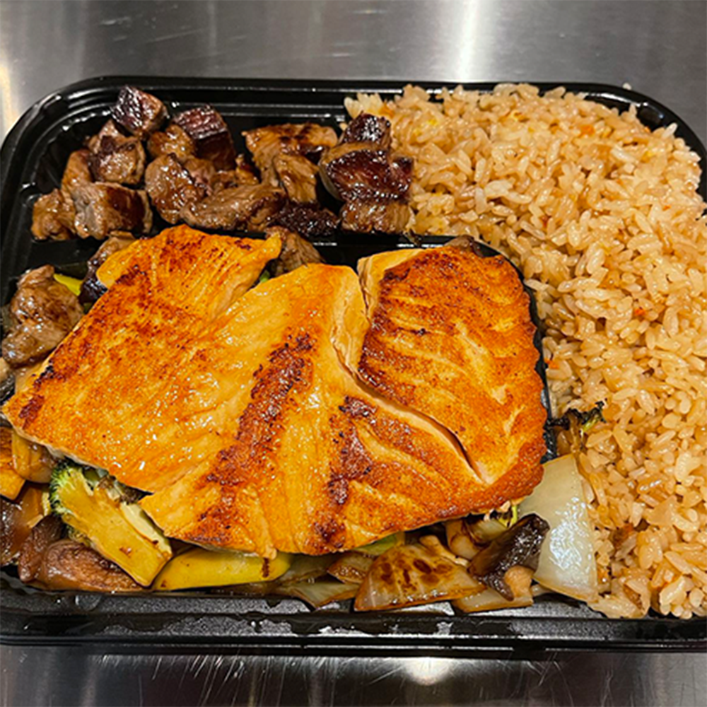 Hibachi Salmon & Steak at Hibachi of Sakura，a Japanese Restaurant in Ocala