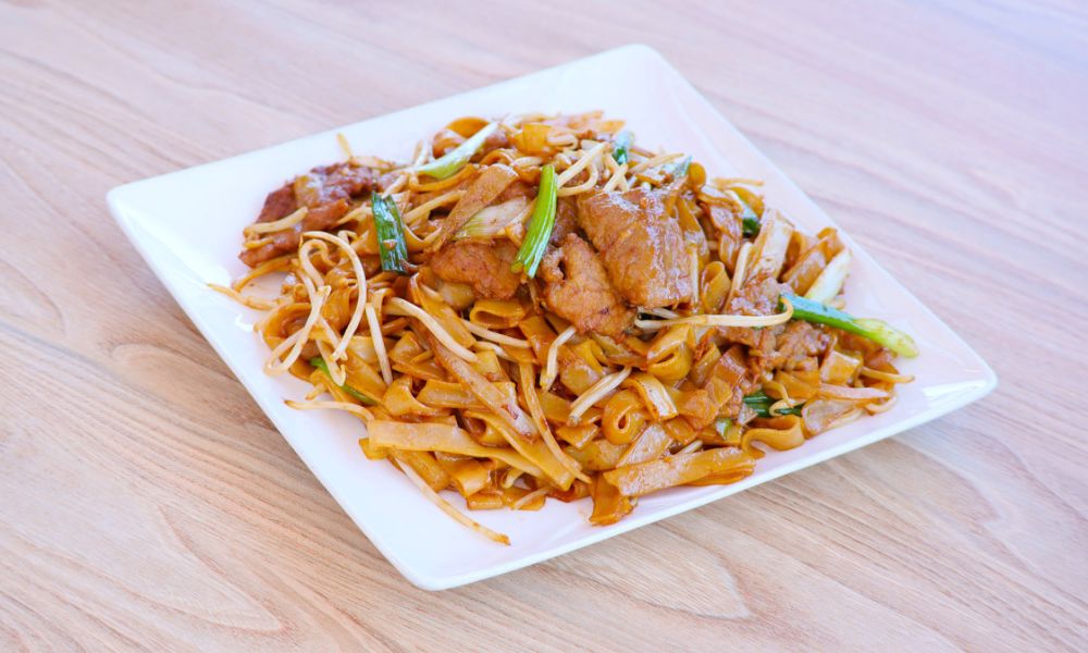 Stir-fried rice noodles with beef at Hong Kong City Restaurant, a Chinese Restaurant in Alameda