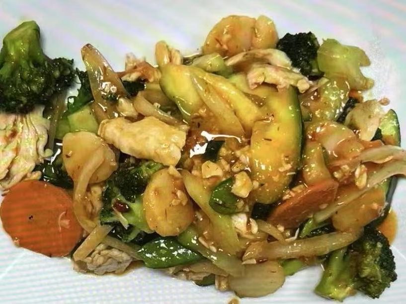 Hong-Kong-Chinese-Cuisine-Restaurant-Beef-with-Vegetables-Mixed-Fry-Twin-Falls