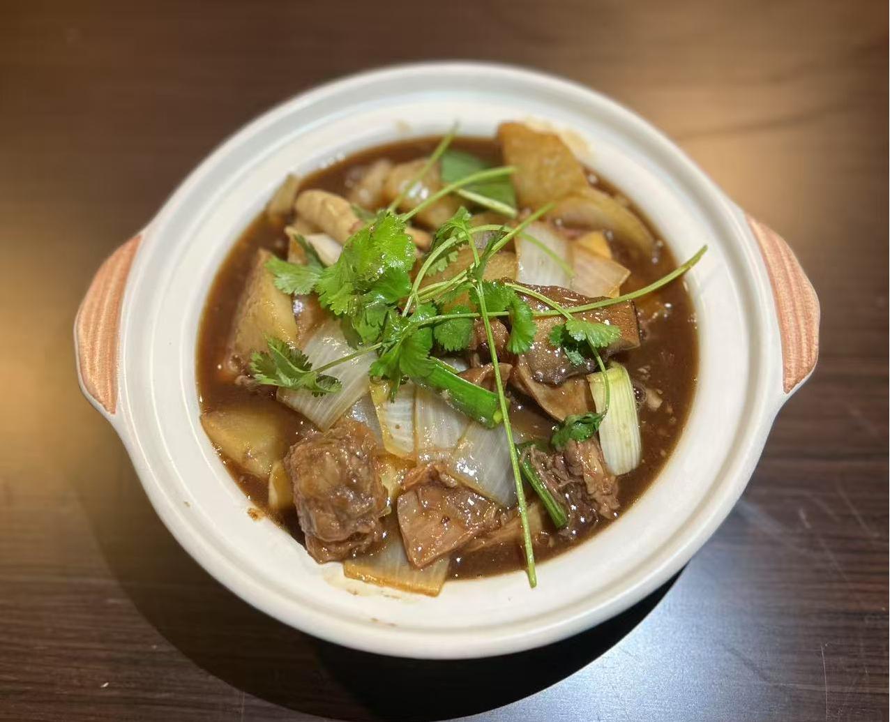 Beef sirloin in hot pot
