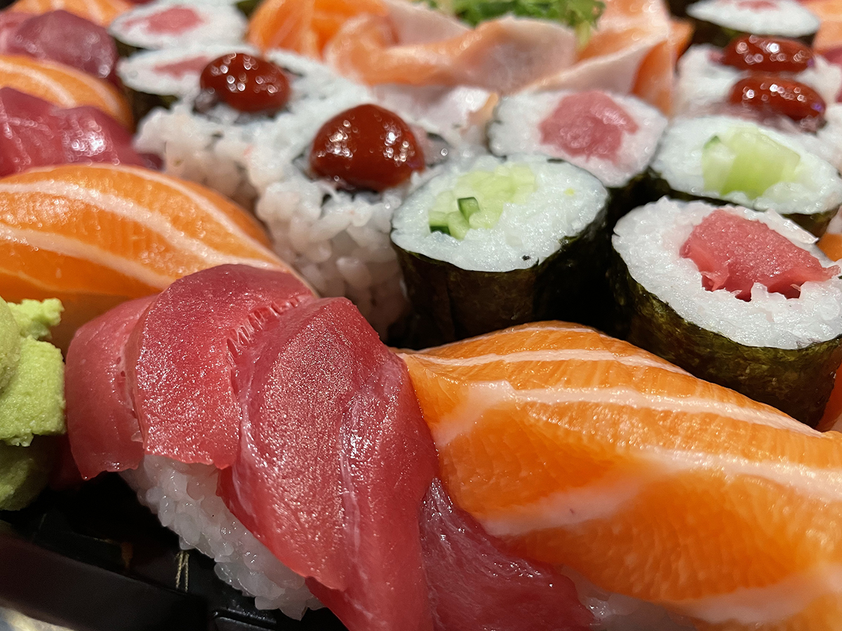 Sushi-Ichimoto-Authentic-Japanese-Restaurant-Sushi-Platter-Hayward A platter of assorted sushi at Sushi Ichimoto,a Authentic Japanese Restaurant in Hayward