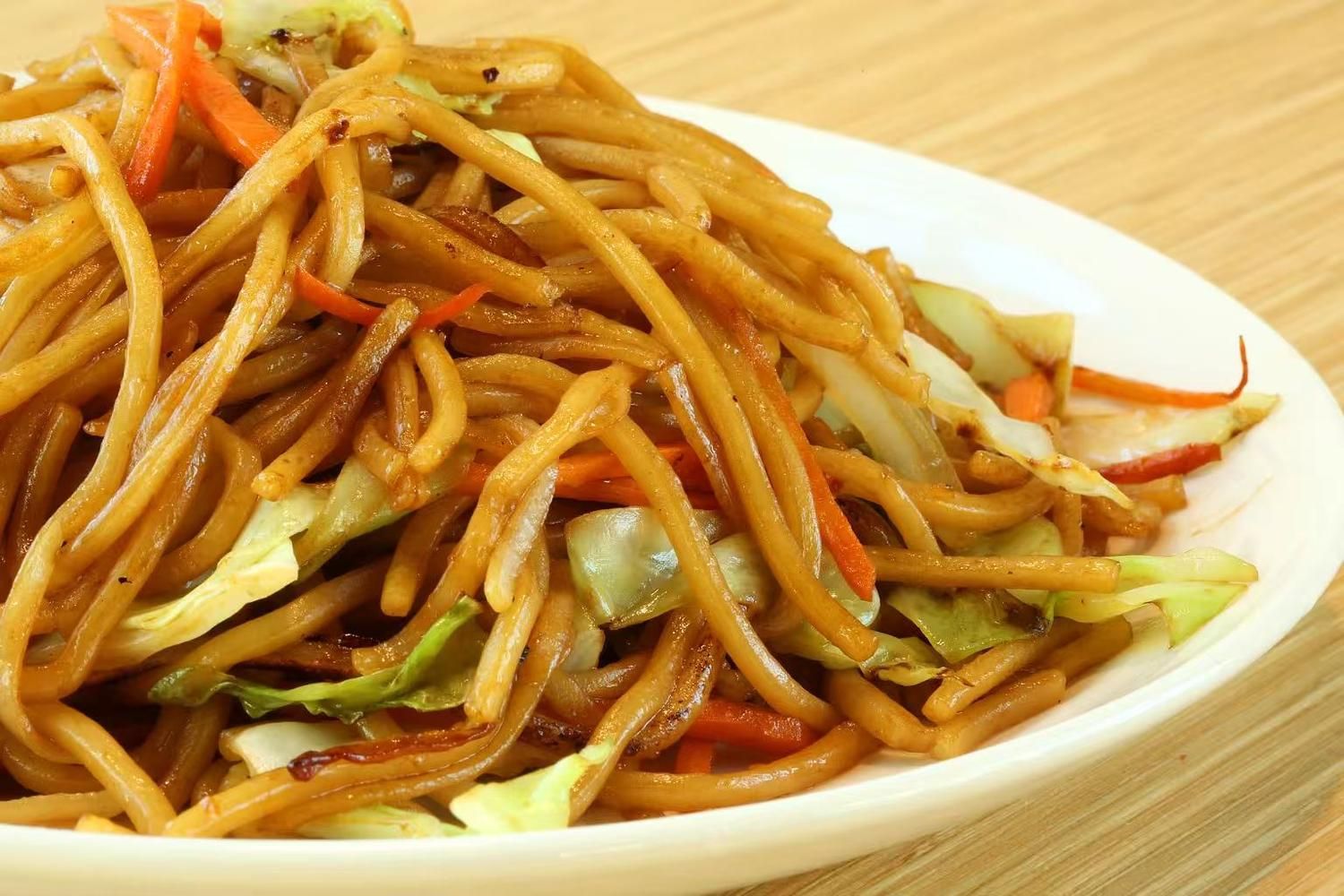 Stir-fried yakisoba noodles with veggies at Islands Hawaiian BBQ Restaurant in Gilbert