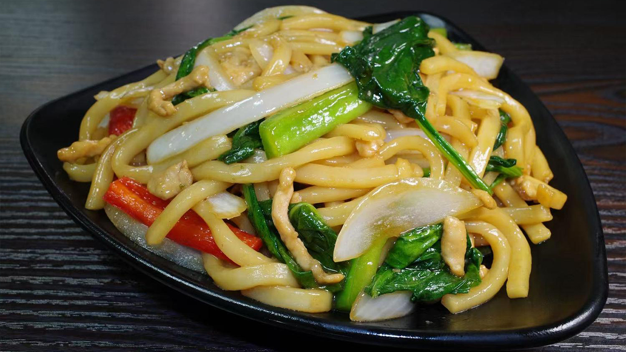 Chow mein at Jia Yan Dumpling Chinese Restaurant in Glendora