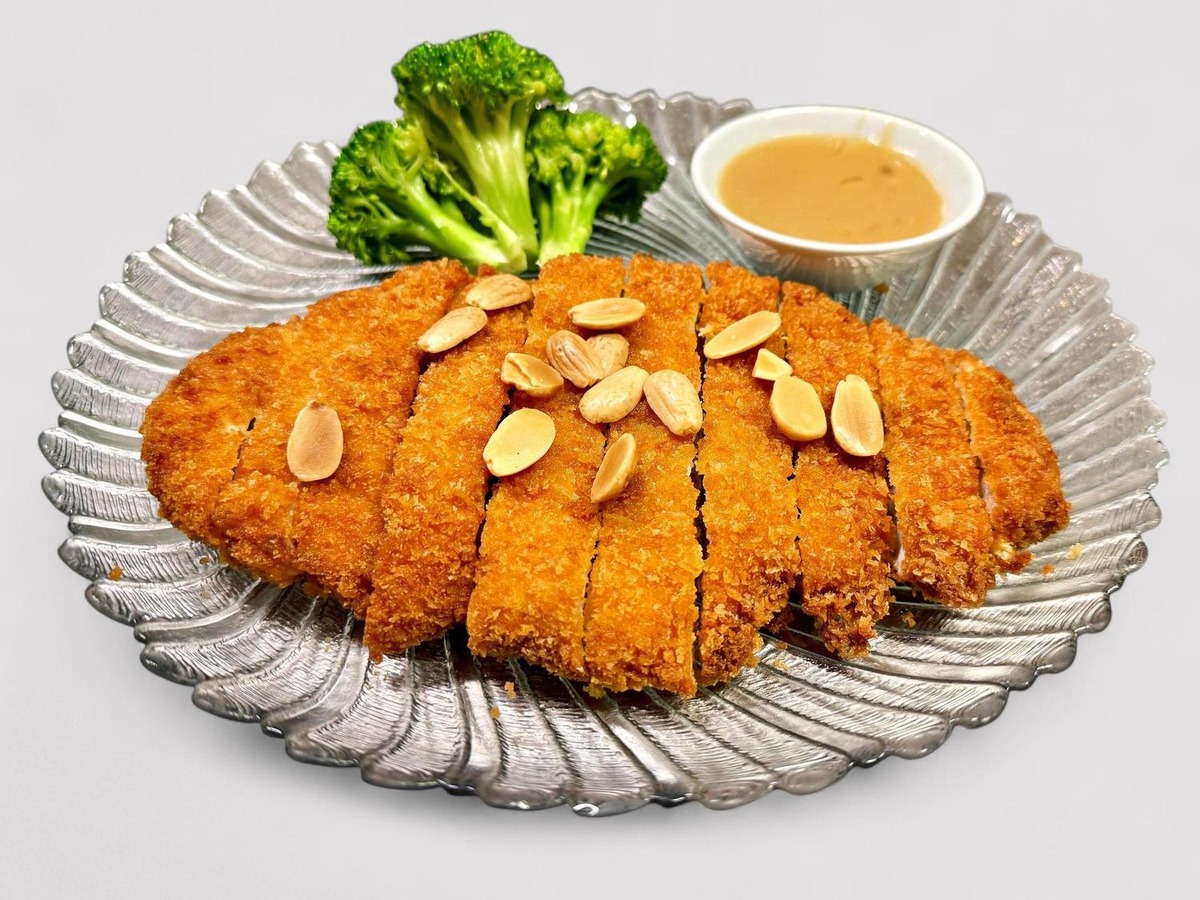 Crispy Peanut Chicken Cutlet at J&J Chinese Restaurant, Chinese Restaurant in Issaquah