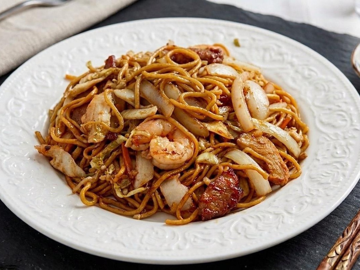 House Special Lo Mein at J&J Chinese Restaurant, Chinese Restaurant in Issaquah