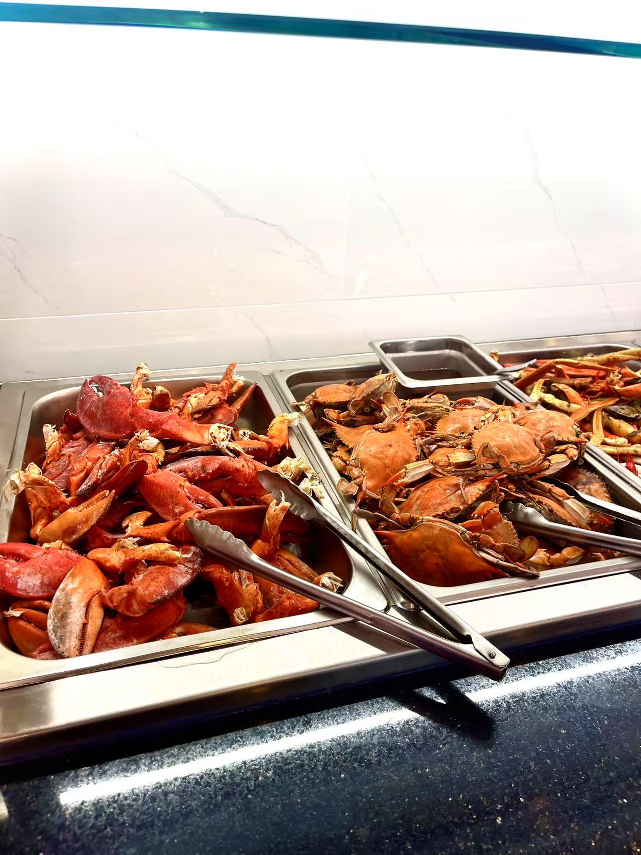 Steamed Crabs - Freshly steamed crabs of different types, ready to eat at JW Asian Seafood Buffet, a Buffet restaurant in Long Island City