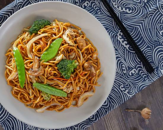 Koi-Wok-Inn-Chinese-restaurant-Vegetable-Lo-Mein-Boynton-Beach Lo mein noodles stir - fried with mixed veggies at Koi Wok Inn,a Chinese Restaurant in Boynton Beach